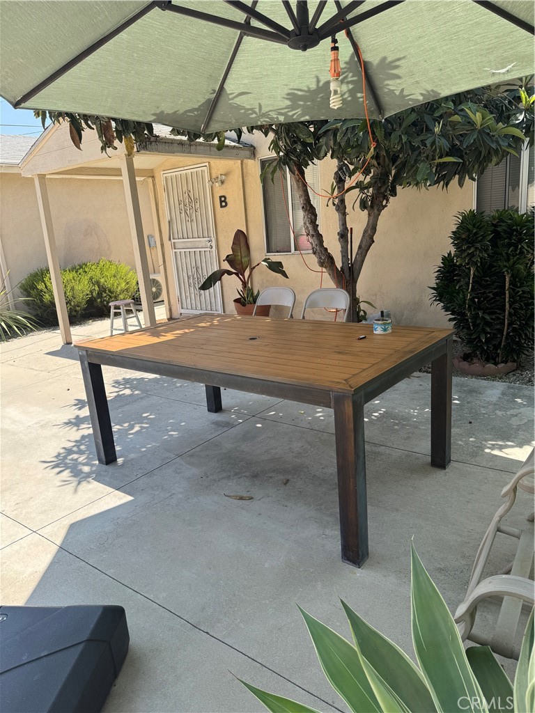 638 Salem Street Property Photo 4