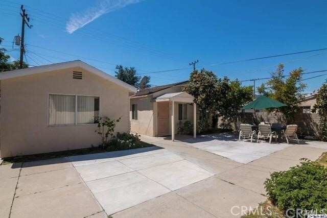 638 Salem Street Property Photo 5