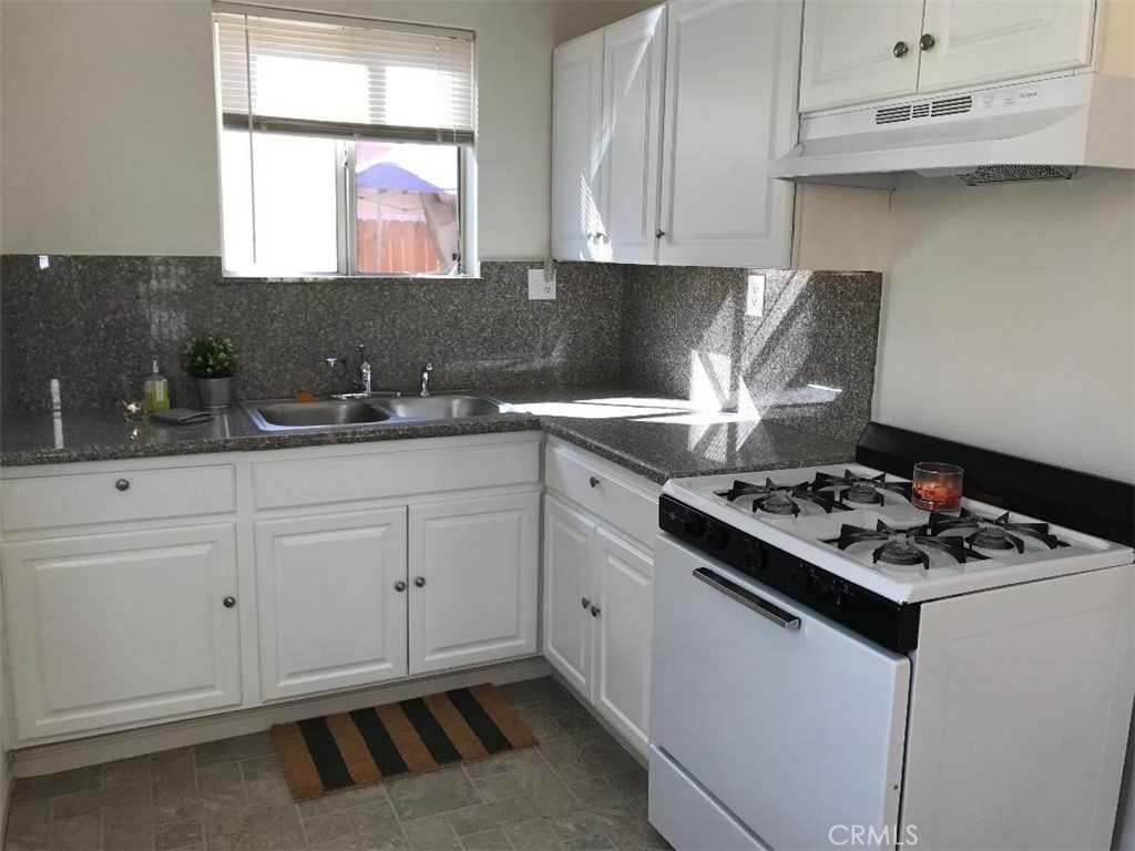 638 Salem Street Property Photo 6