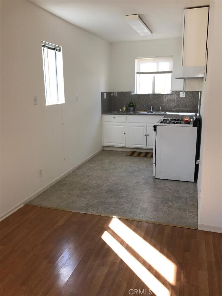 638 Salem Street Property Photo 8