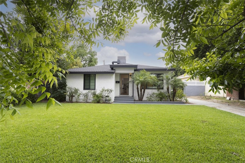 7907 Satsuma Property Photo 3