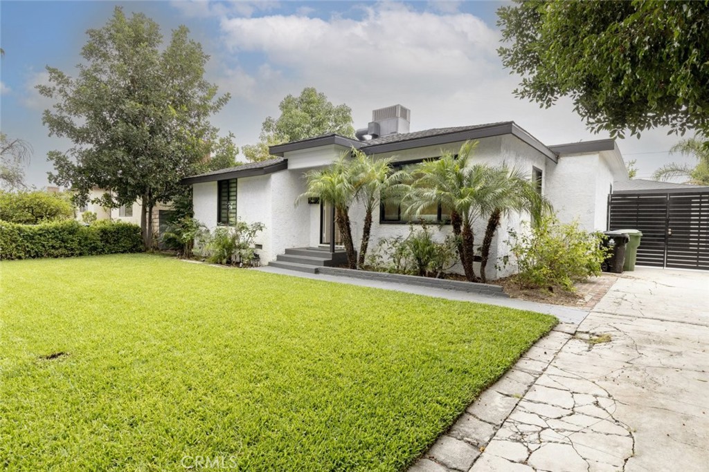 7907 Satsuma Property Photo 4