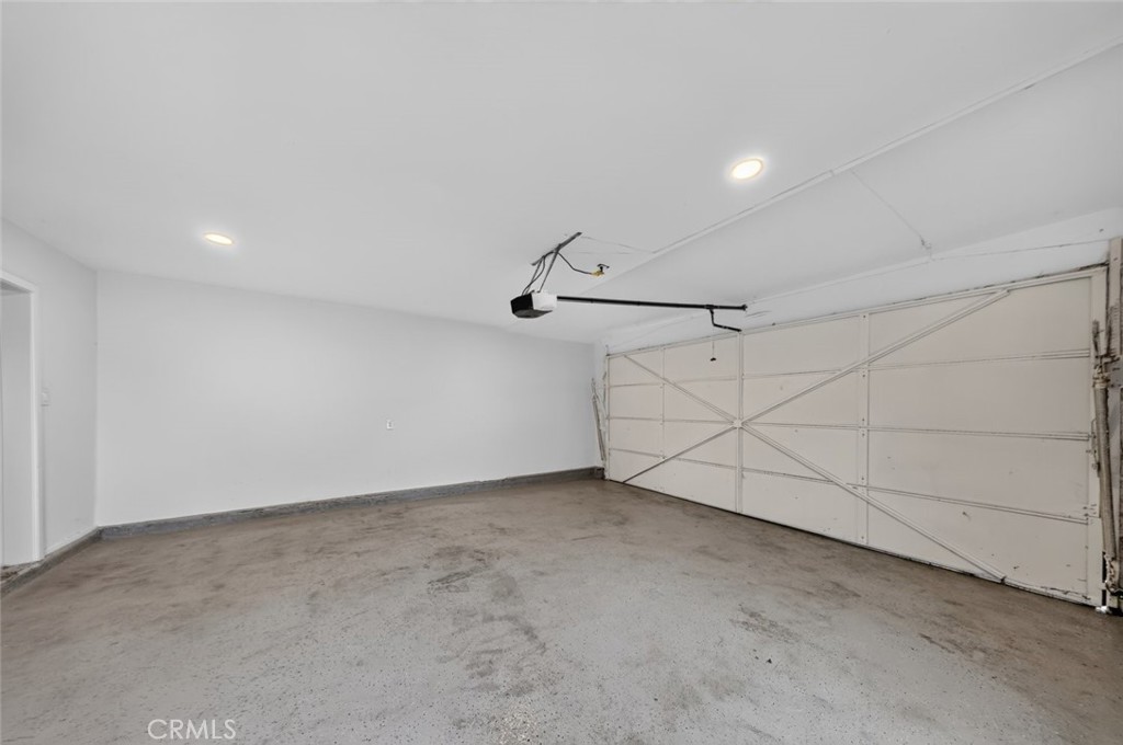 7907 Satsuma Property Photo 32