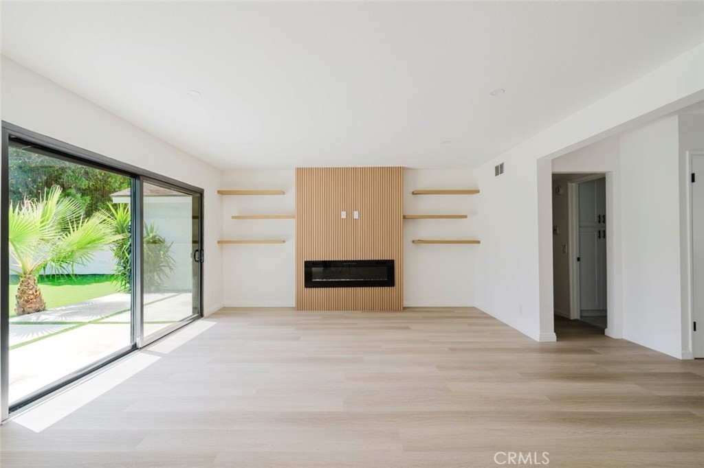8400 Chimineas Property Photo 6