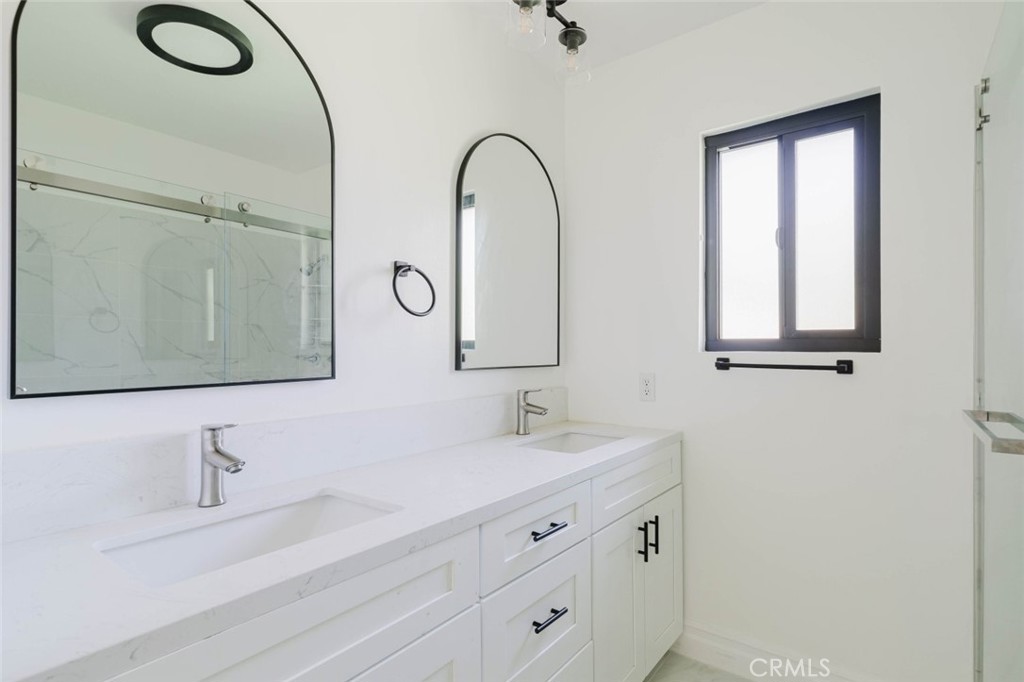8400 Chimineas Property Photo 25