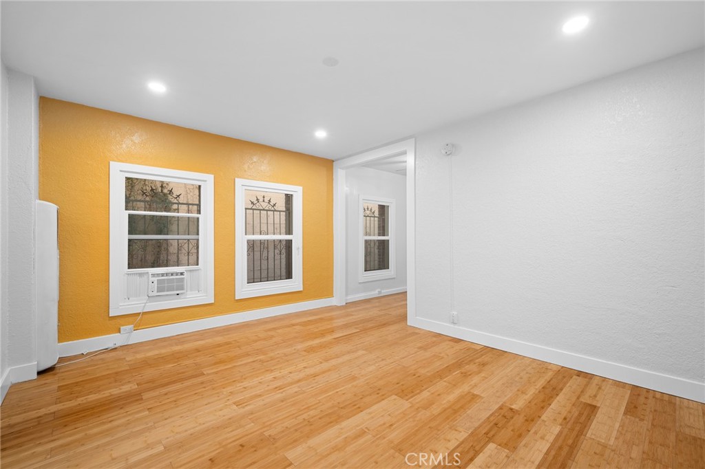 131 S Jackson Street 103 Property Photo 8