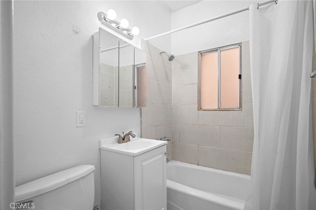 131 S Jackson Street 103 Property Photo 12
