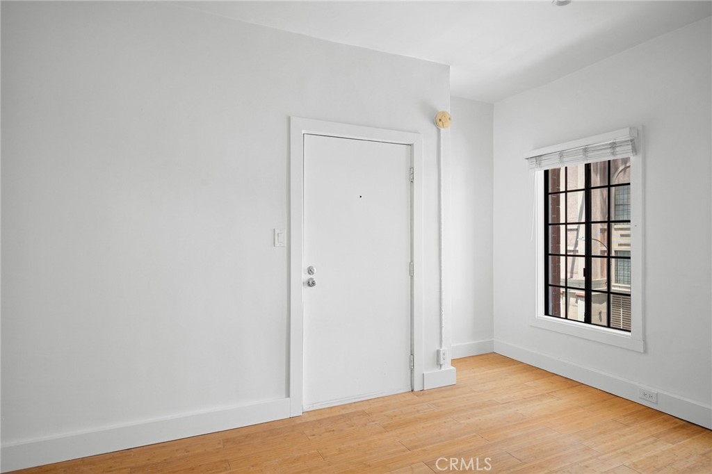 131 S Jackson Street 301 Property Photo 4