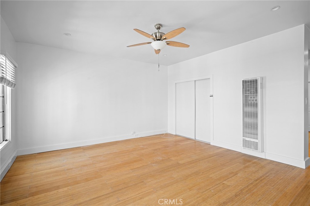 131 S Jackson Street 301 Property Photo 5