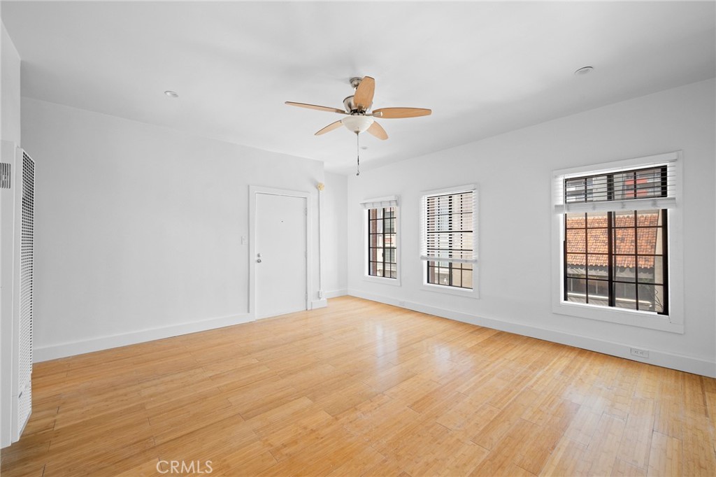 131 S Jackson Street 301 Property Photo 7