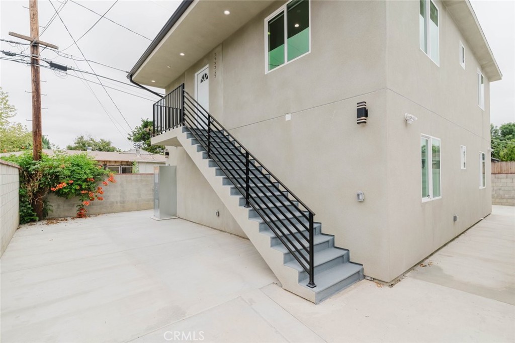 7732 Etiwanda 1/2 Property Photo 1