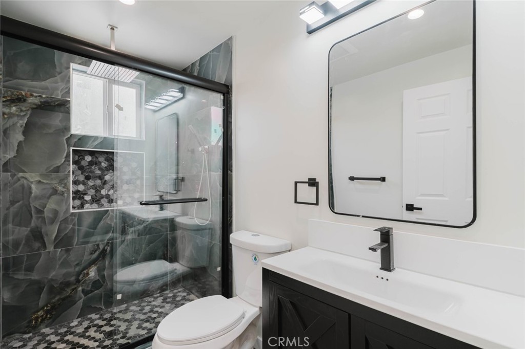 7732 Etiwanda 1/2 Property Photo 15