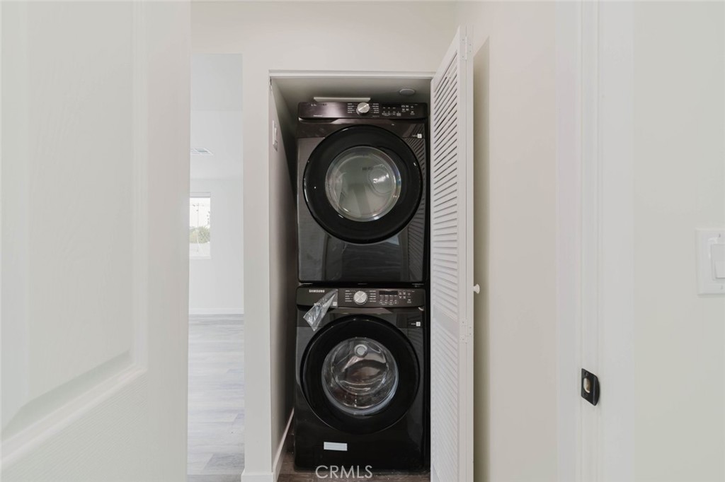 7732 Etiwanda 1/2 Property Photo 19
