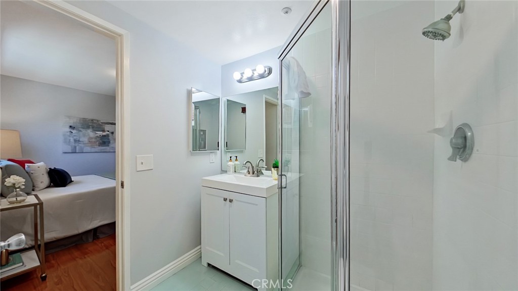 522 W Stocker 6 Property Photo 28