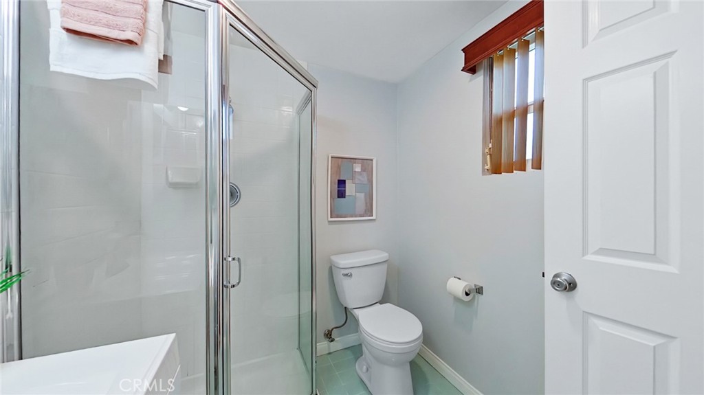 522 W Stocker 6 Property Photo 30