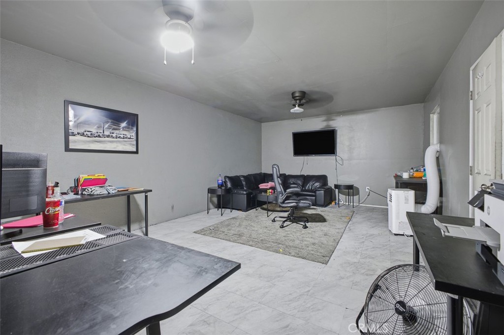 818 828 E Manchester Avenue Property Photo 14