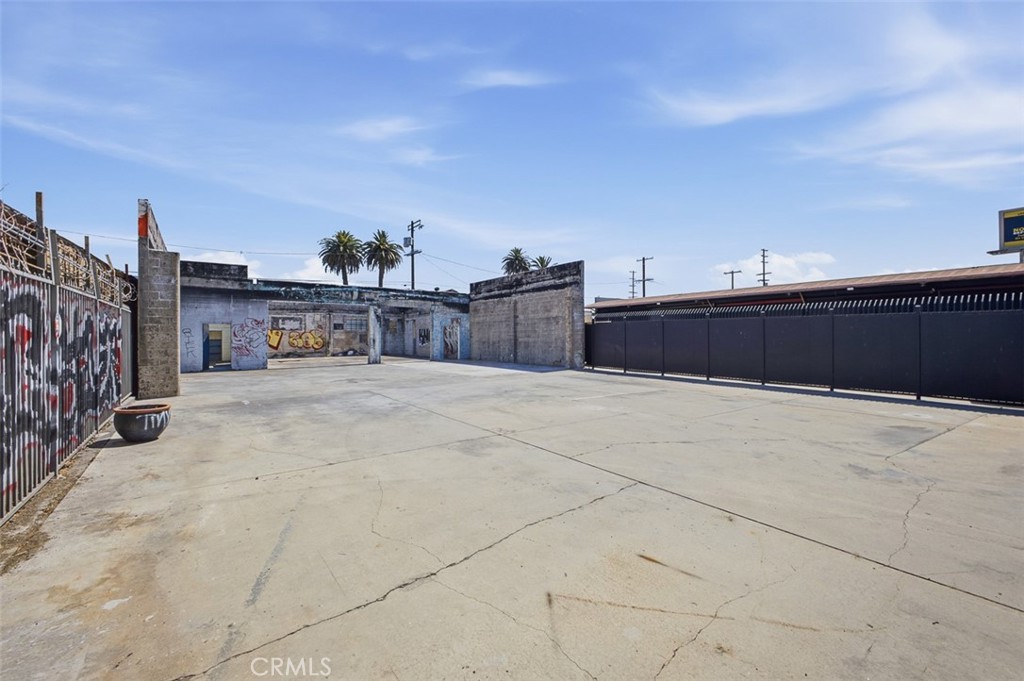 818 828 E Manchester Avenue Property Photo 17