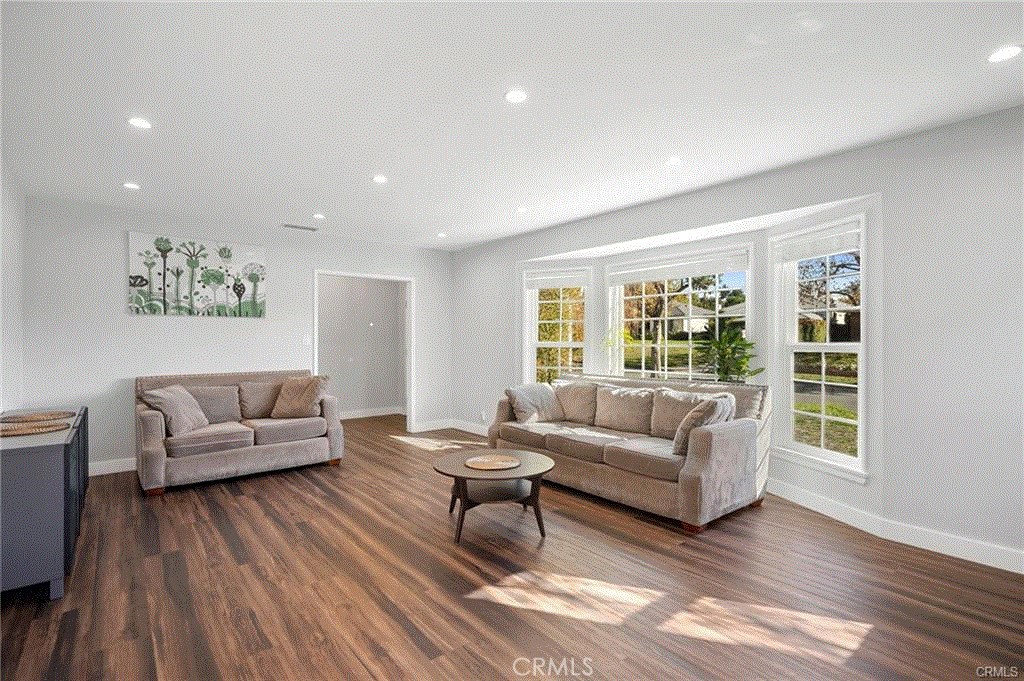 505 Cambridge Drive Property Photo 4