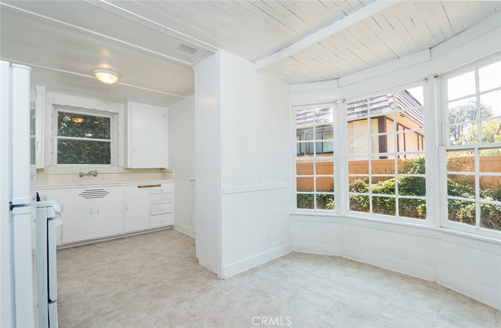 316 W Kenneth Road Property Photo 7