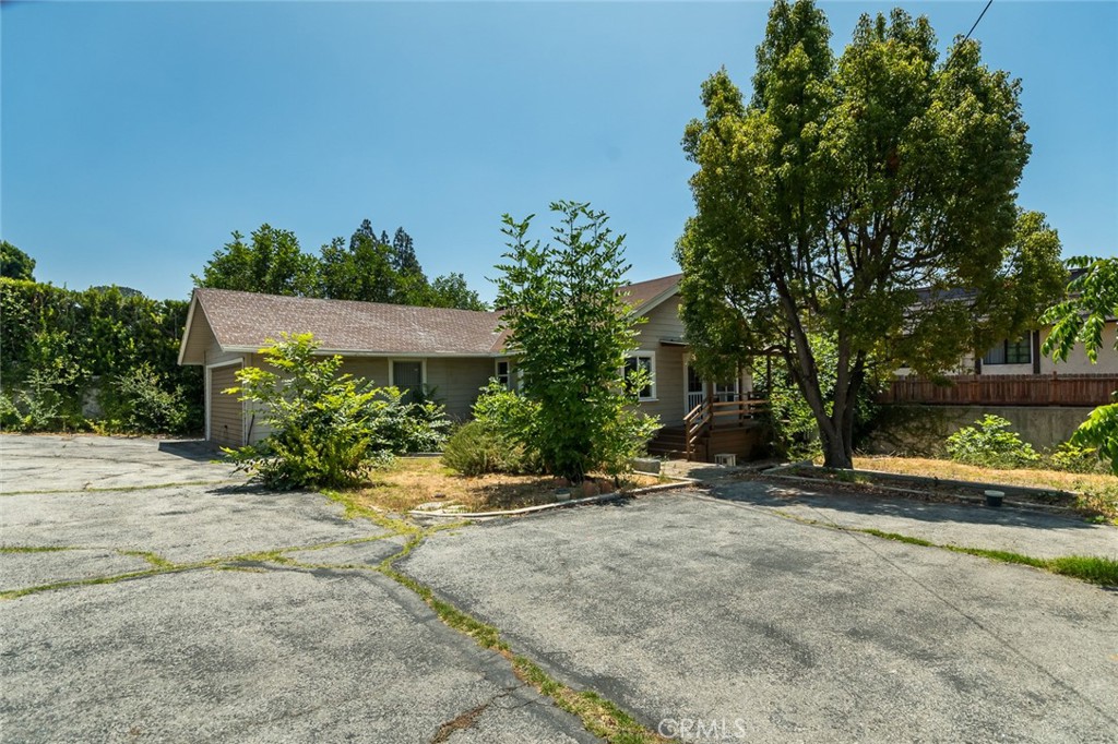 316 W Kenneth Road Property Photo 15