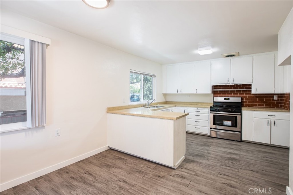 2520 Montrose Avenue Property Photo 11