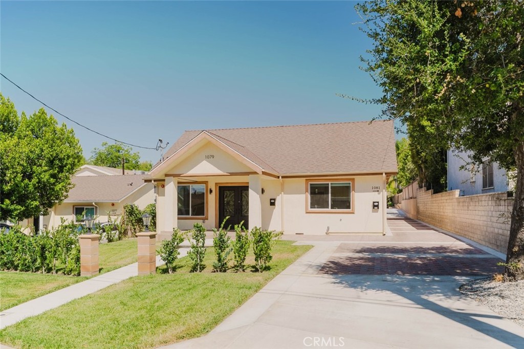 1079 E Elmwood Property Photo 3