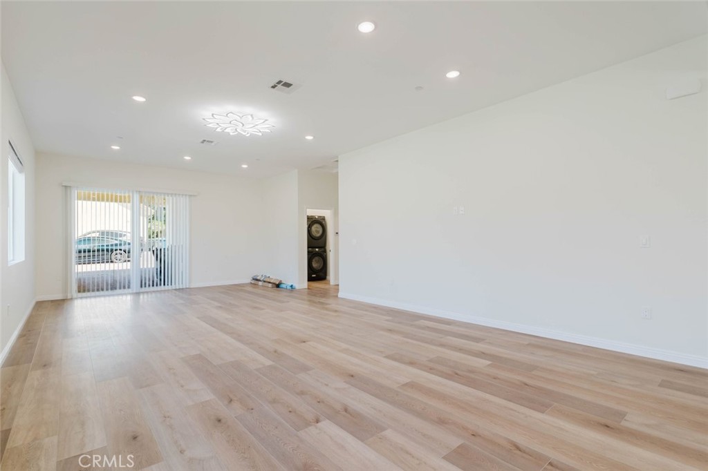 1079 E Elmwood Property Photo 10