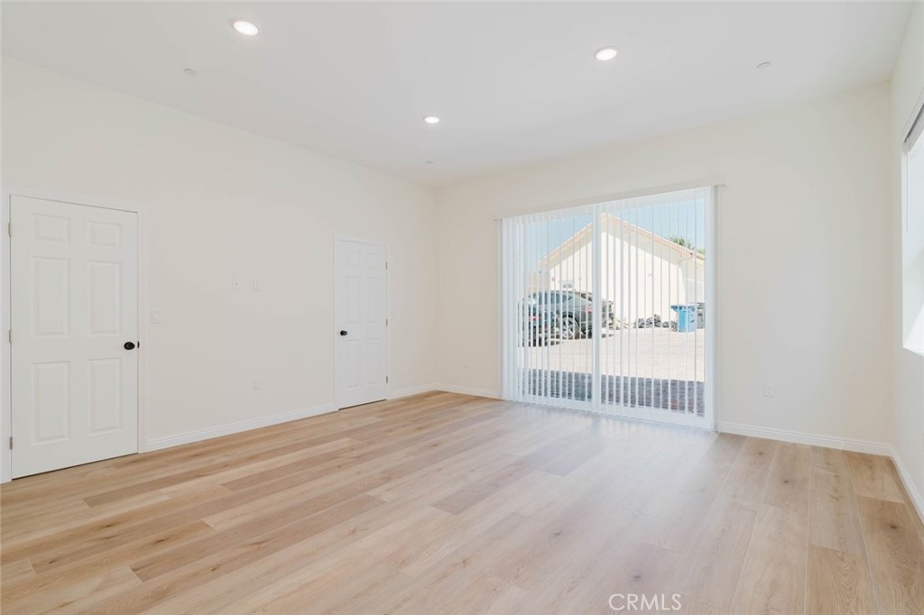 1079 E Elmwood Property Photo 11