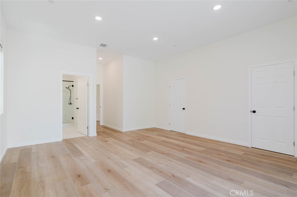 1079 E Elmwood Property Photo 13