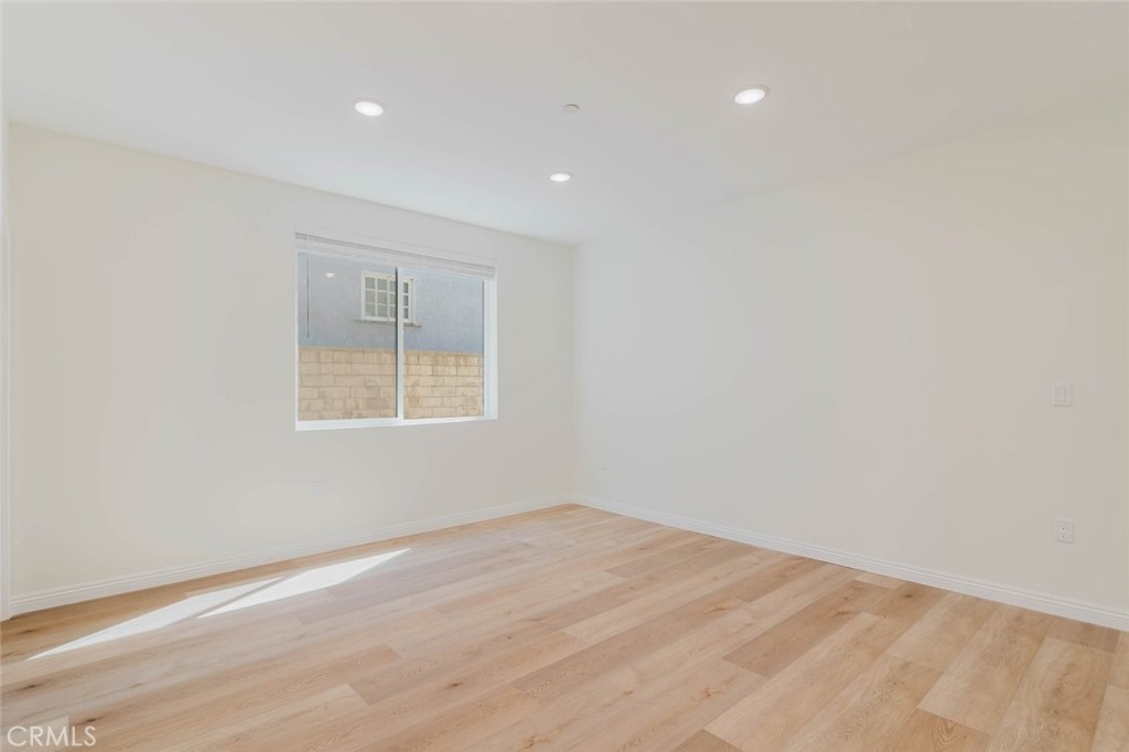 1079 E Elmwood Property Photo 22