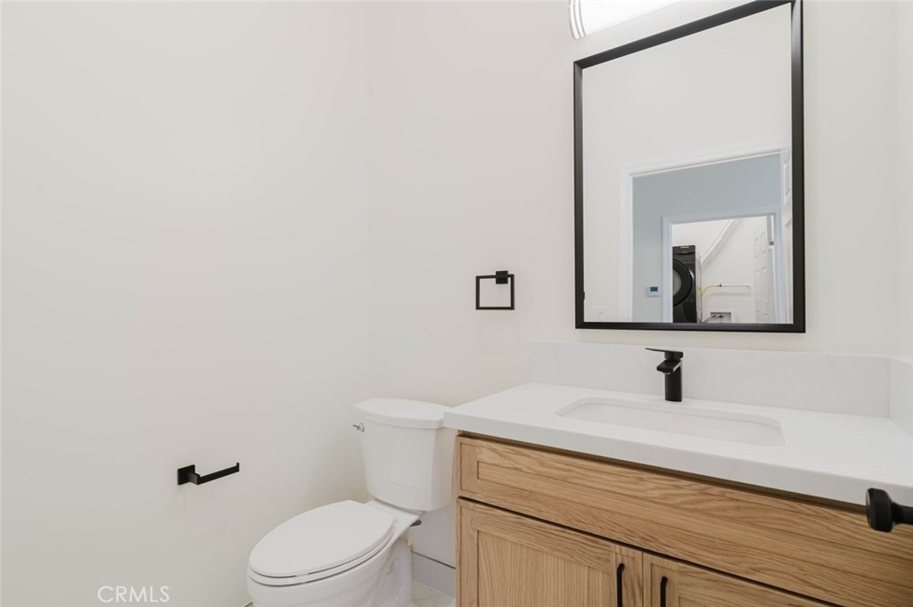 1079 E Elmwood Property Photo 29