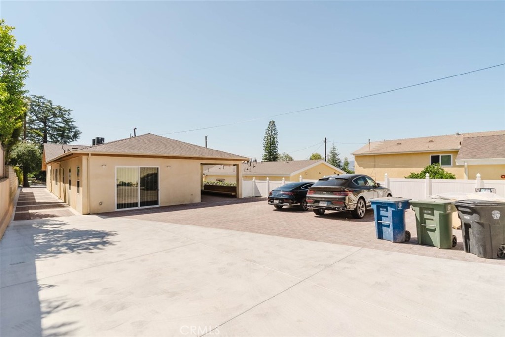 1079 E Elmwood Property Photo 36