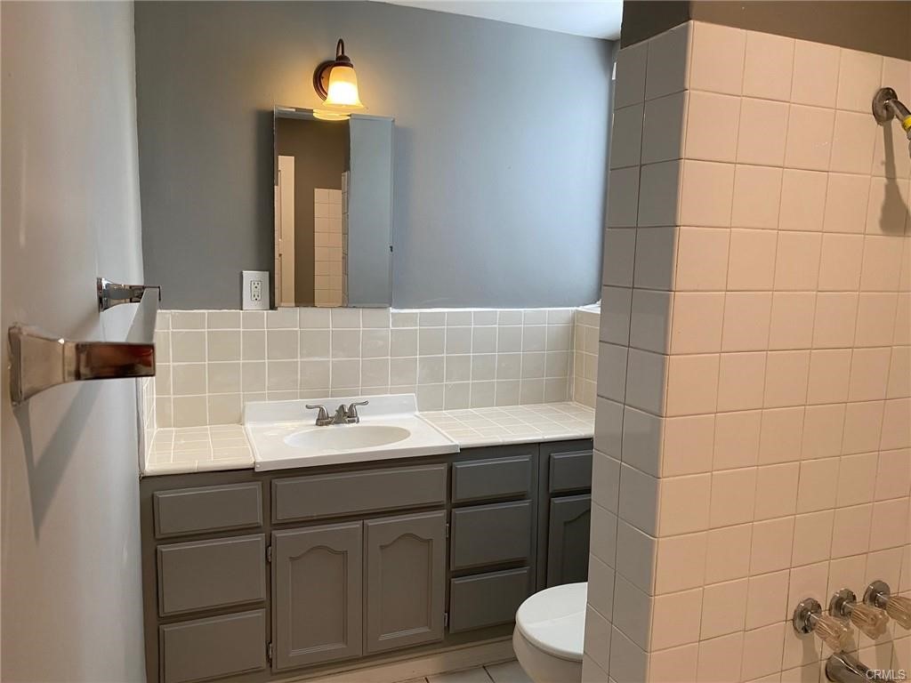 1265 Oakridge Drive A Property Photo 8