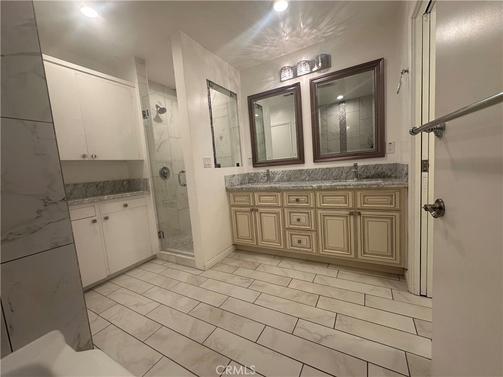 1201 Imperial Property Photo 8