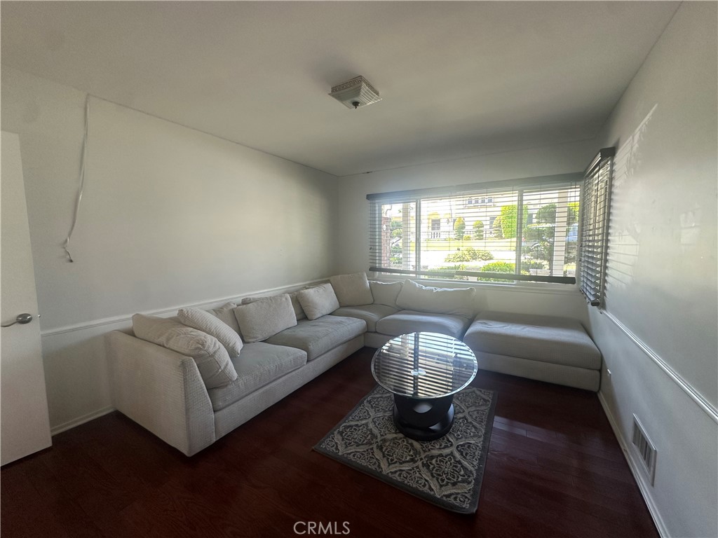1201 Imperial Property Photo 21