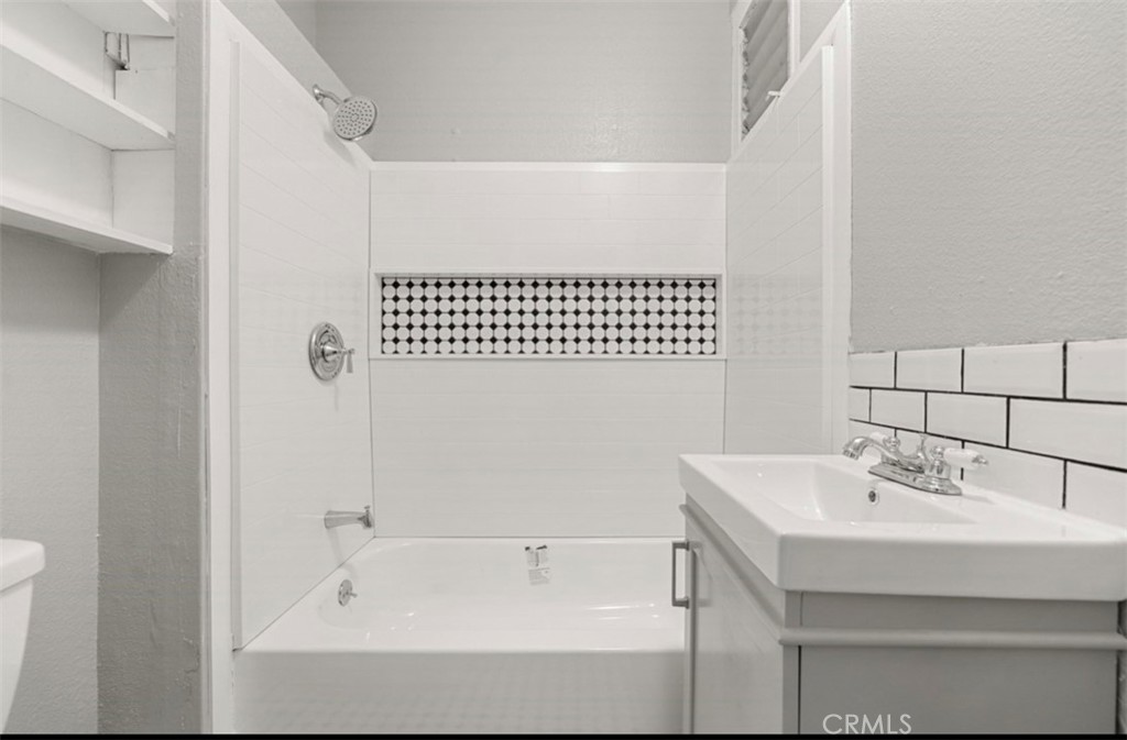 2121 James M Wood Boulevard 221 Property Photo 10