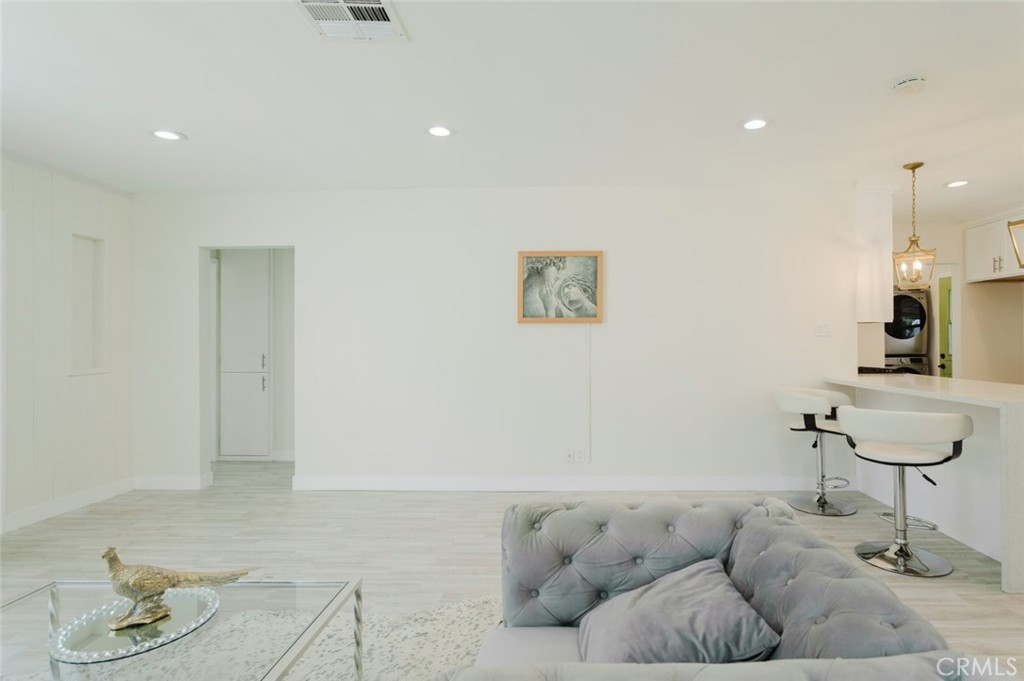 10423 -10425 Mcclemont Avenue Property Photo 10