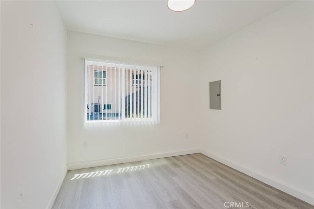 10423 -10425 Mcclemont Avenue Property Photo 53