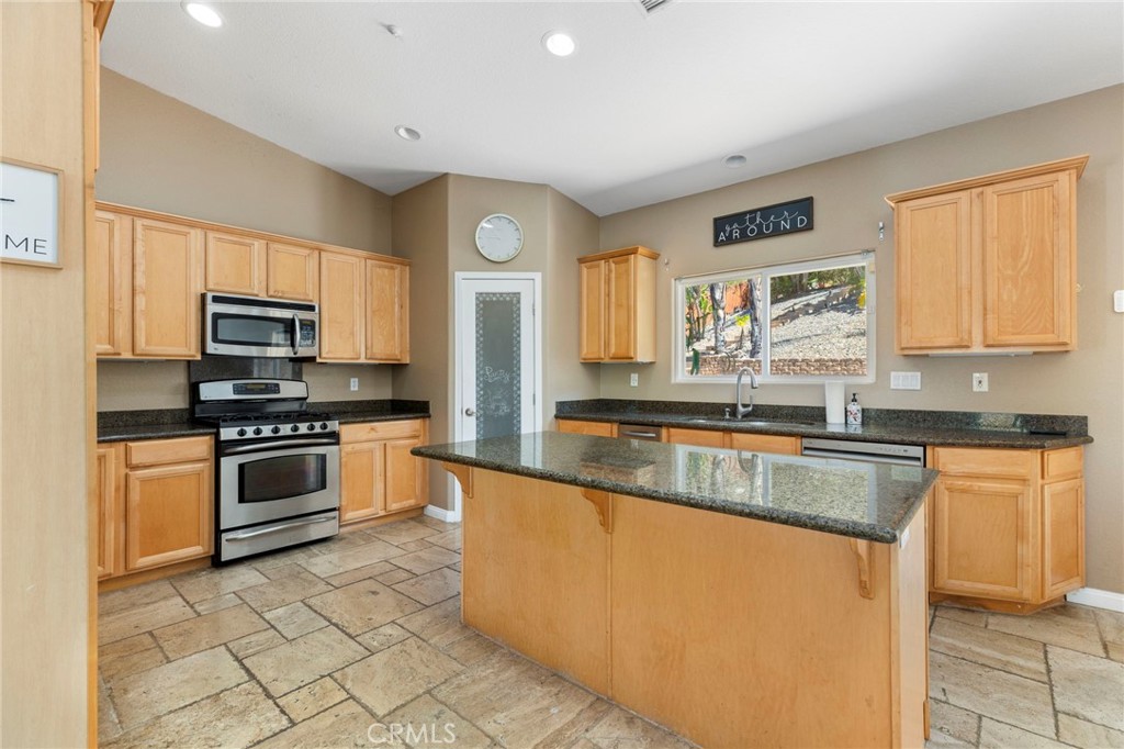 24384 Rutherford Property Photo 9