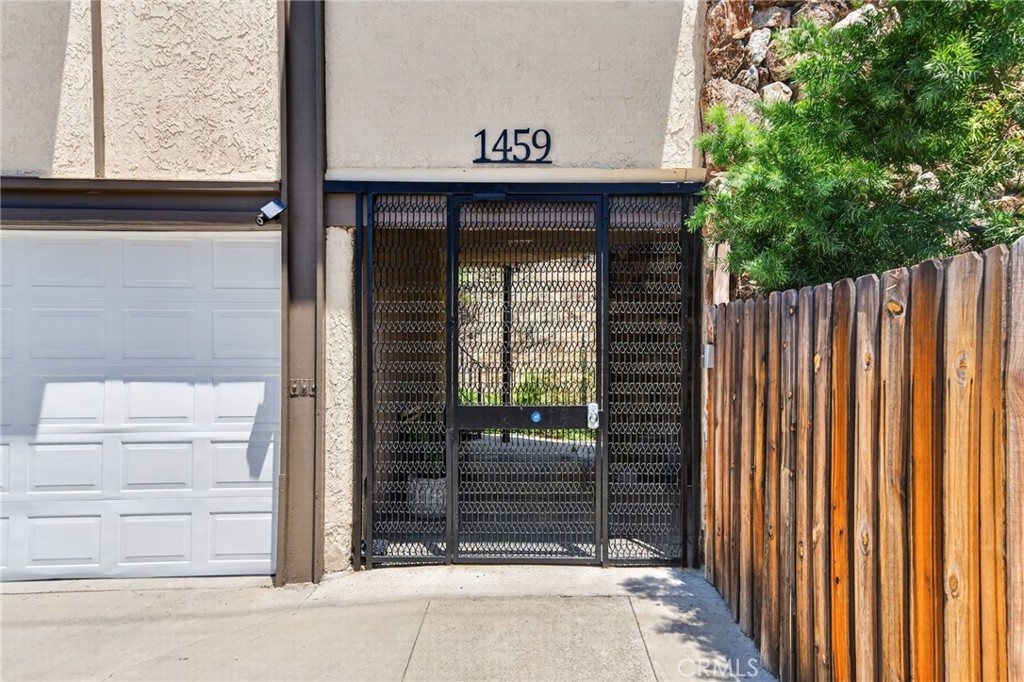1459 Stanley Property Photo 5