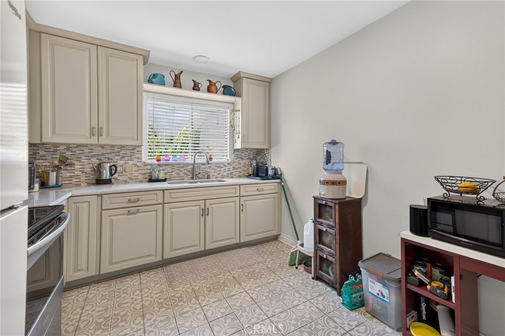 1459 Stanley Property Photo 19