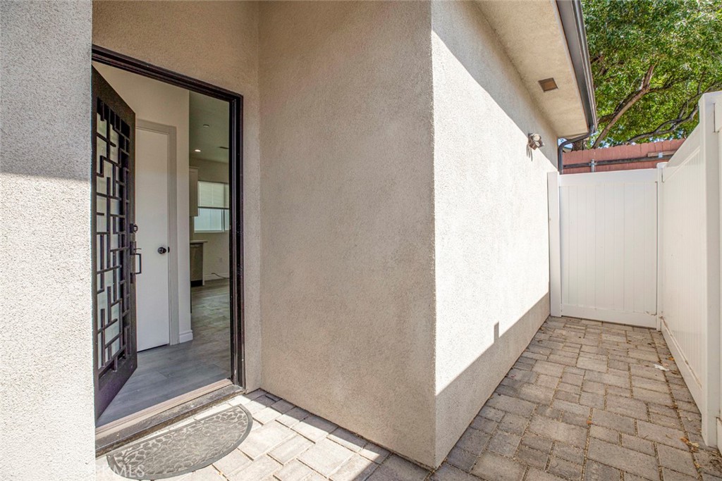 7858 Kyle Property Photo 4