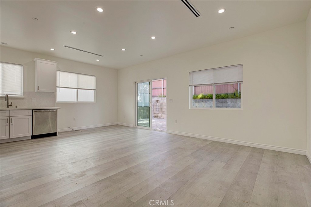 7858 Kyle Property Photo 6