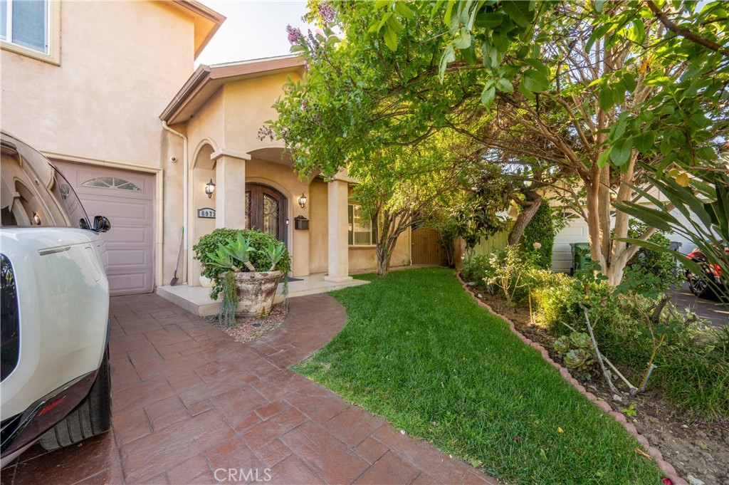 6973 Varna Avenue Property Photo 3