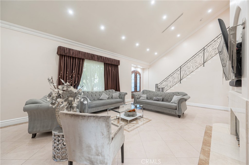 6973 Varna Avenue Property Photo 7