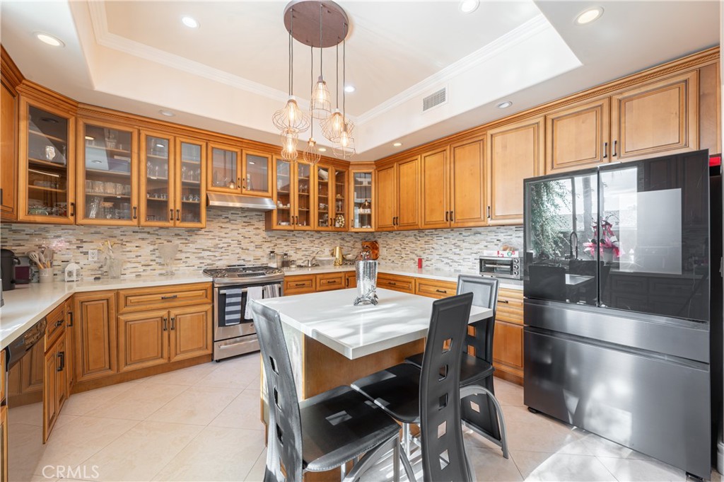 6973 Varna Avenue Property Photo 13