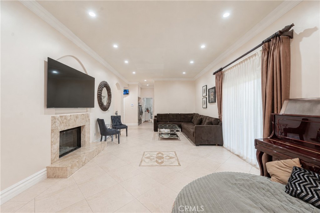 6973 Varna Avenue Property Photo 14