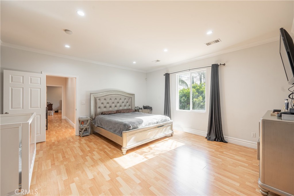 6973 Varna Avenue Property Photo 22