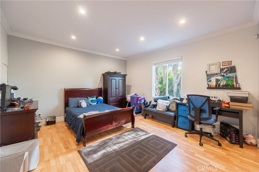 6973 Varna Avenue Property Photo 26