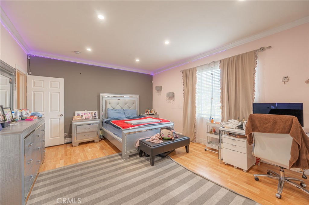 6973 Varna Avenue Property Photo 30